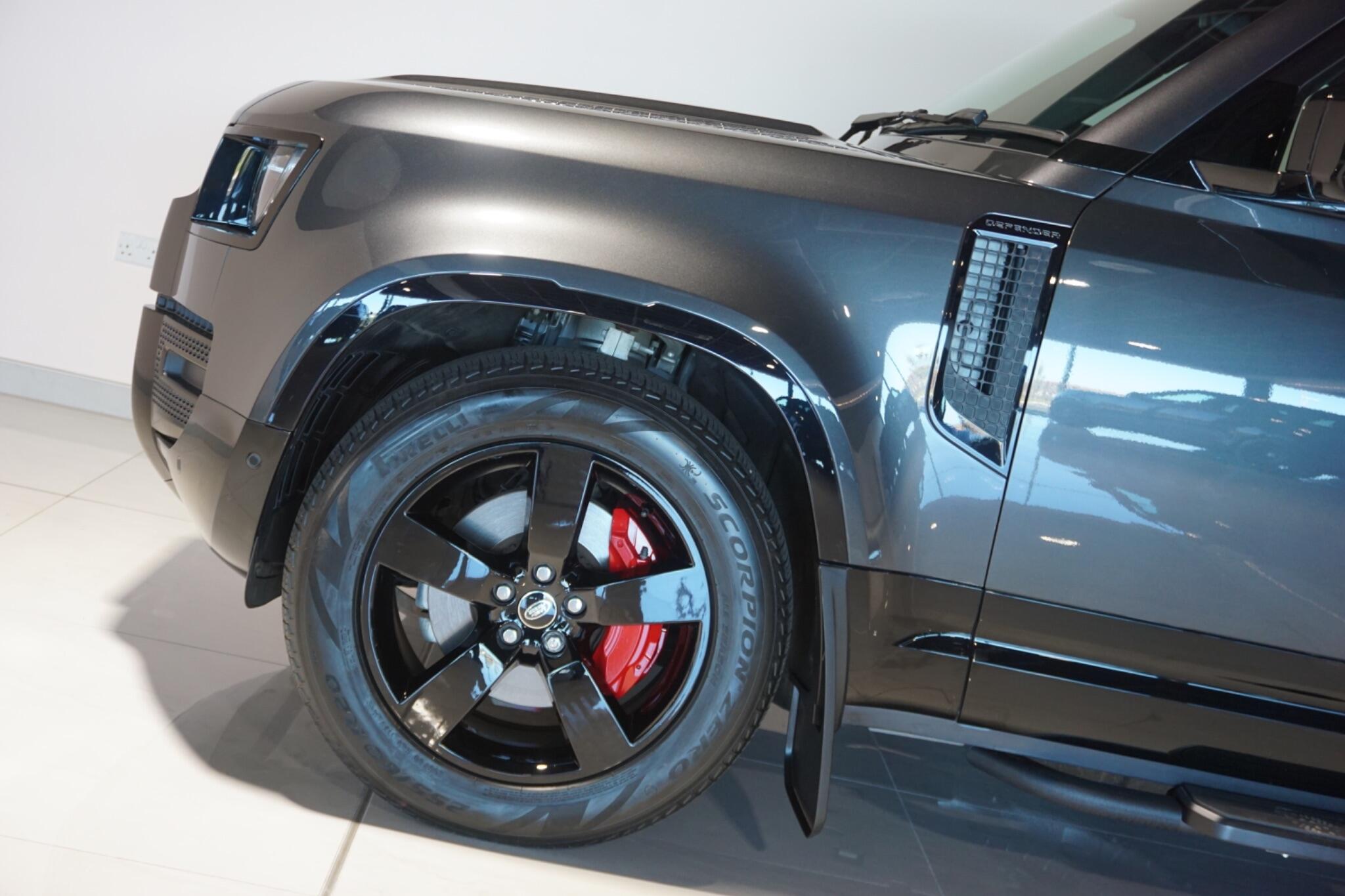 Land Rover Defender 110 3.0 D350 MHEV X-Dynamic HSE SUV 5dr Diesel Auto 4WD Euro 6 (s/s) (350 ps)